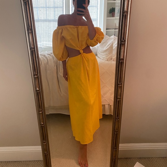 FARM Rio Dresses & Skirts - FARM Rio maxi midi cut out yellow dress